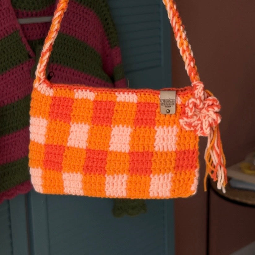 ONE OF A KIND // Crochet Bag with Zip