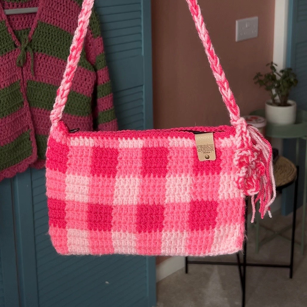 ONE OF A KIND // Crochet Bag with Zip