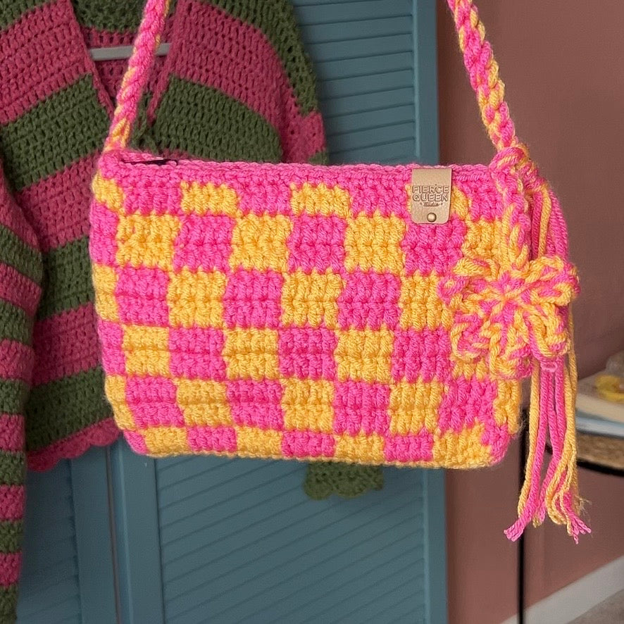 ONE OF A KIND // Crochet Bag with Zip